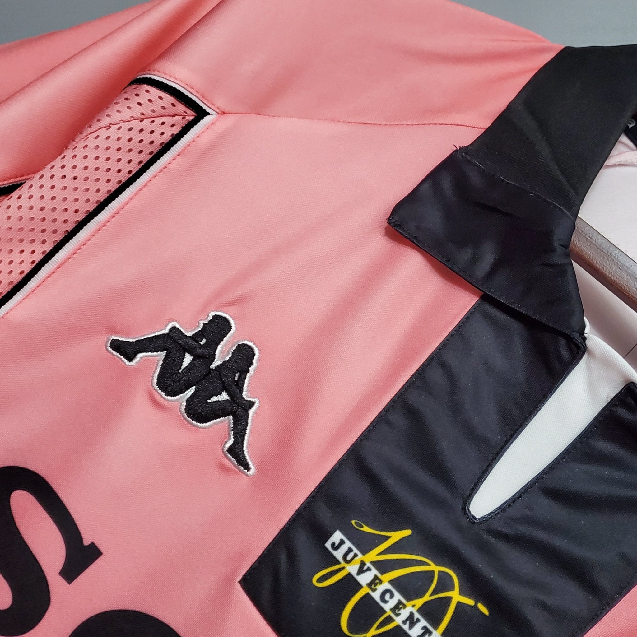 Juventus Retro Auswärtstrikot Pink 1997-1998