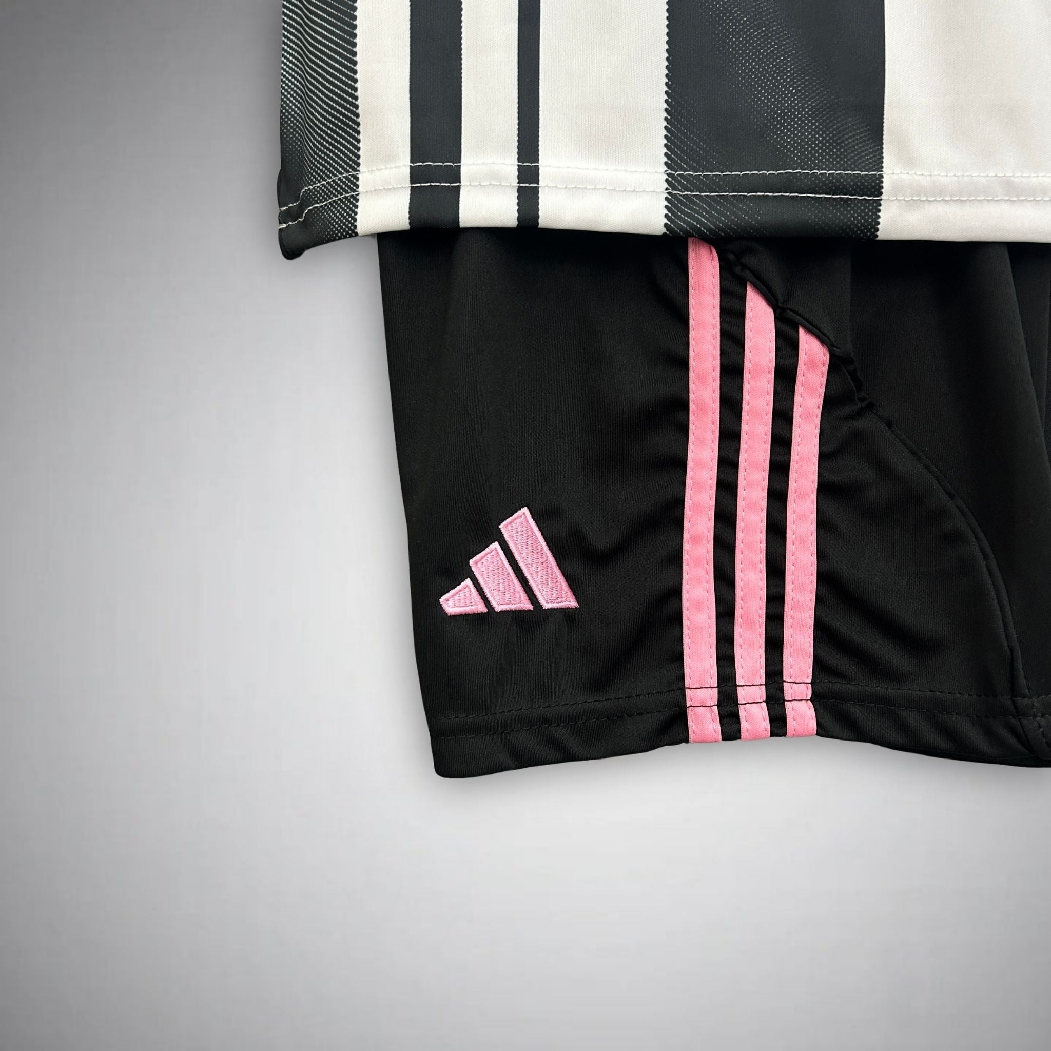JUVENTUS KINDERTRIKOT 2025/2026