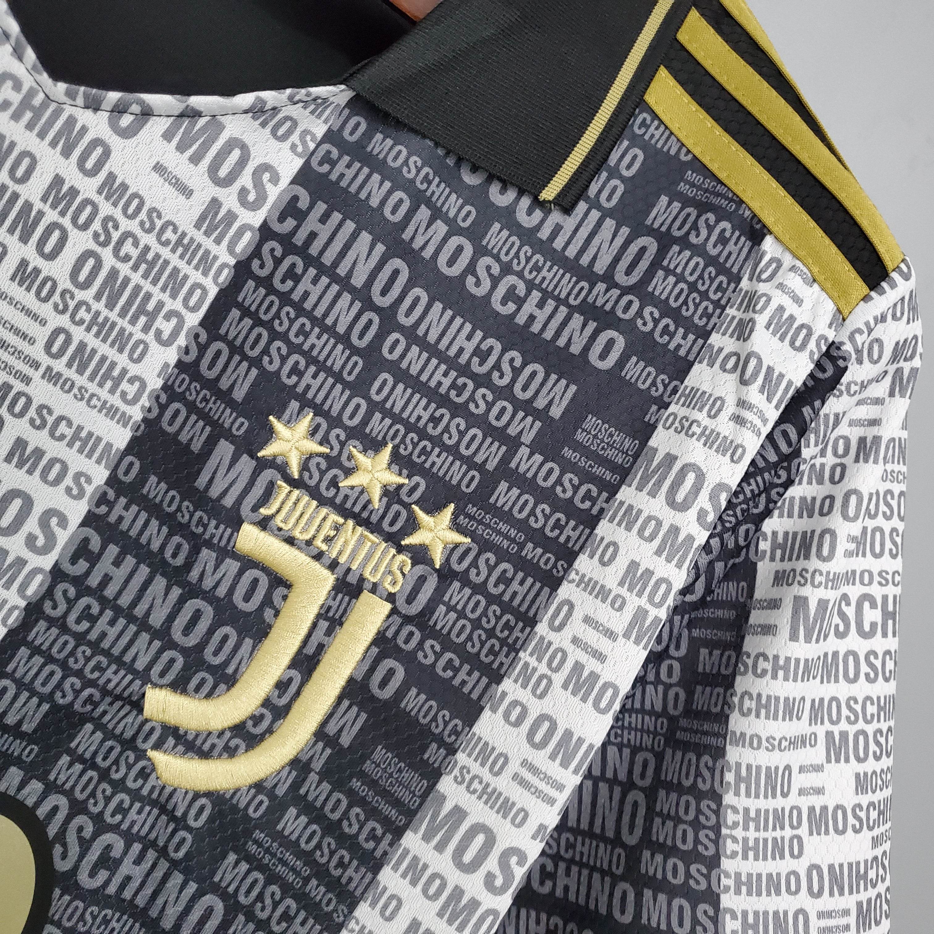 Juventus X Moschino Sonderdesign 21/22
