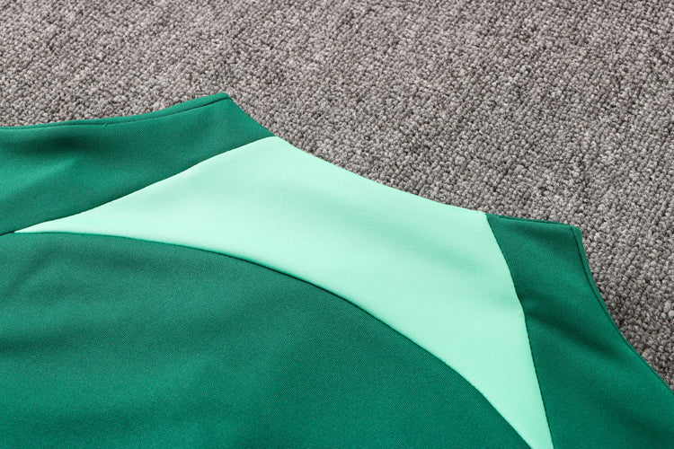 Tuta verde Nigeria 22-23
