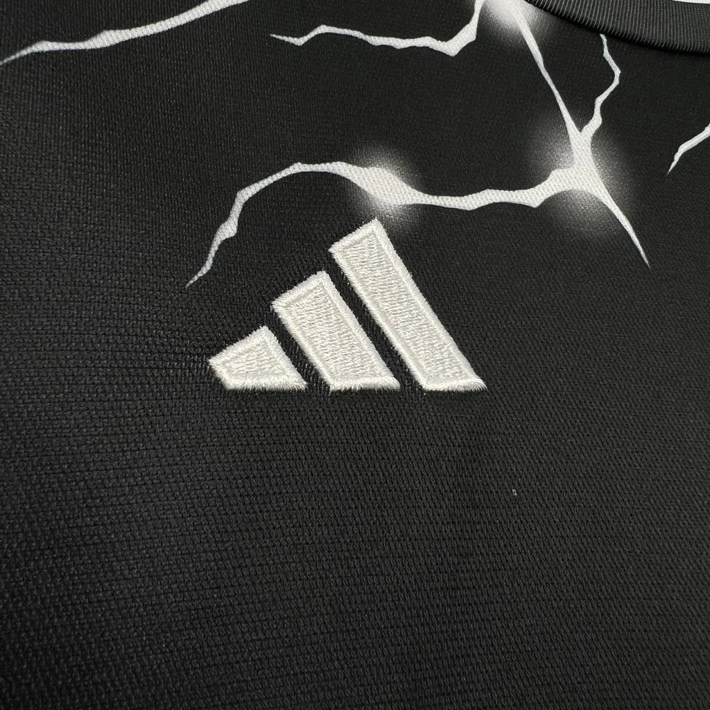 Real Madrid 24/25 Schwarze Panther Sonderedition Trikot