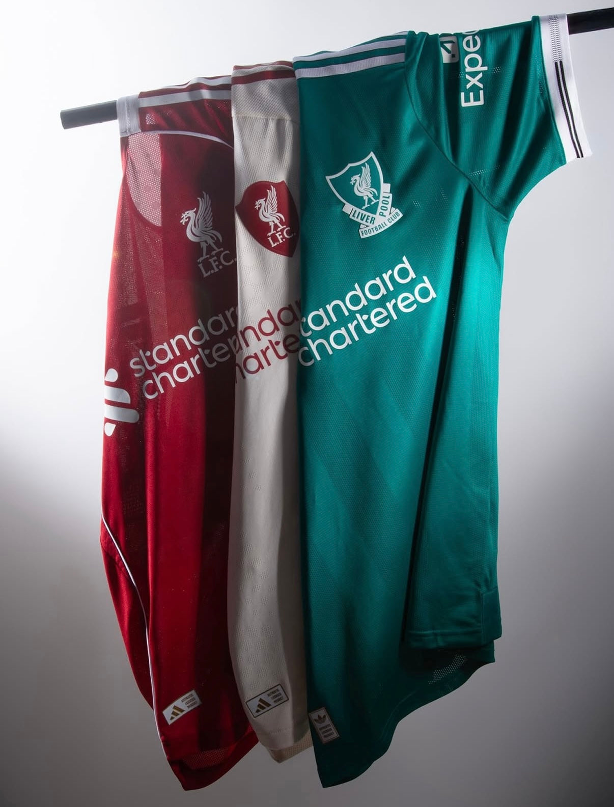 Liverpool Drei-in-Eins Spezialedition Trikot 2025/2026