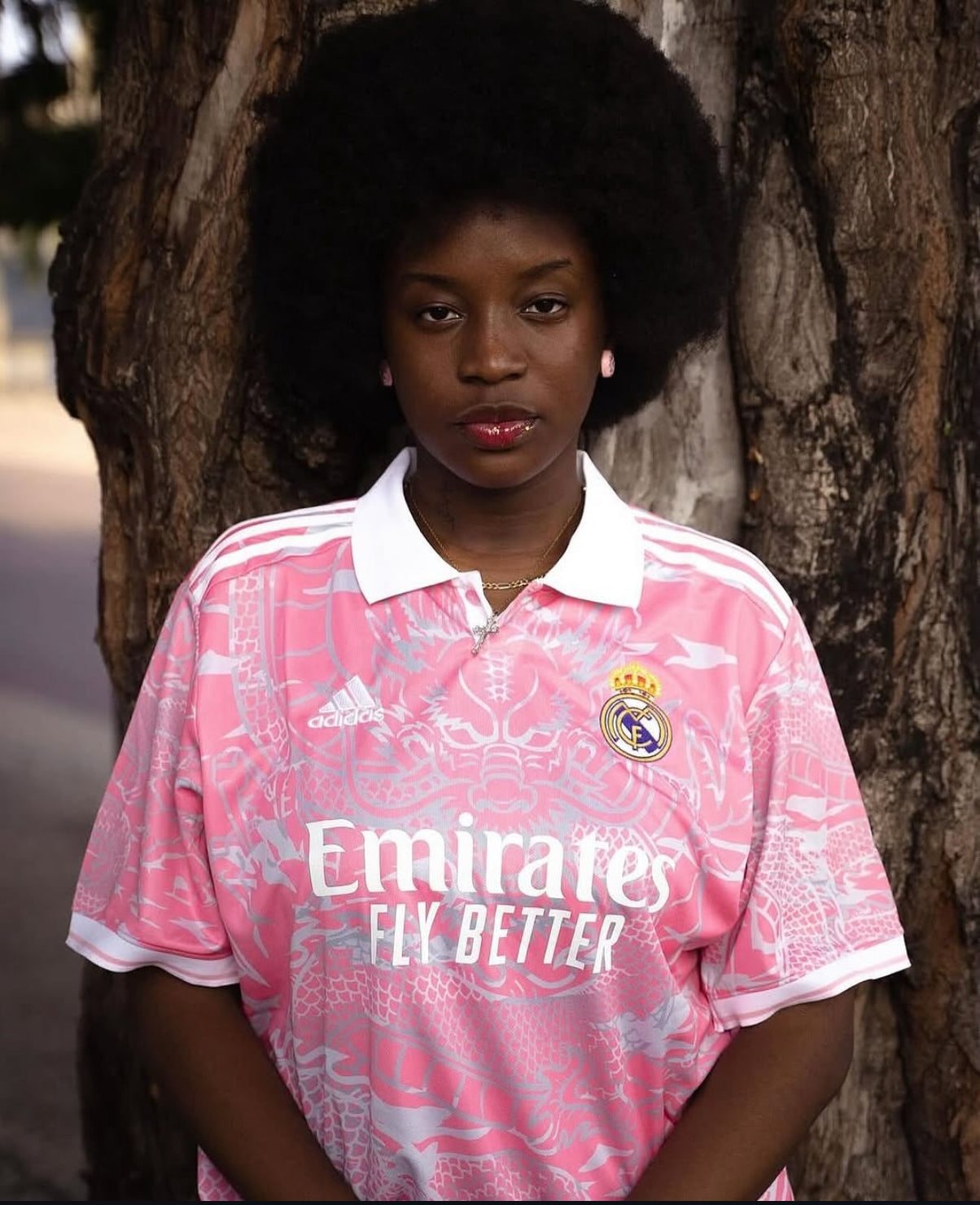 Real Madrid Pinkes Drachen-Trikot