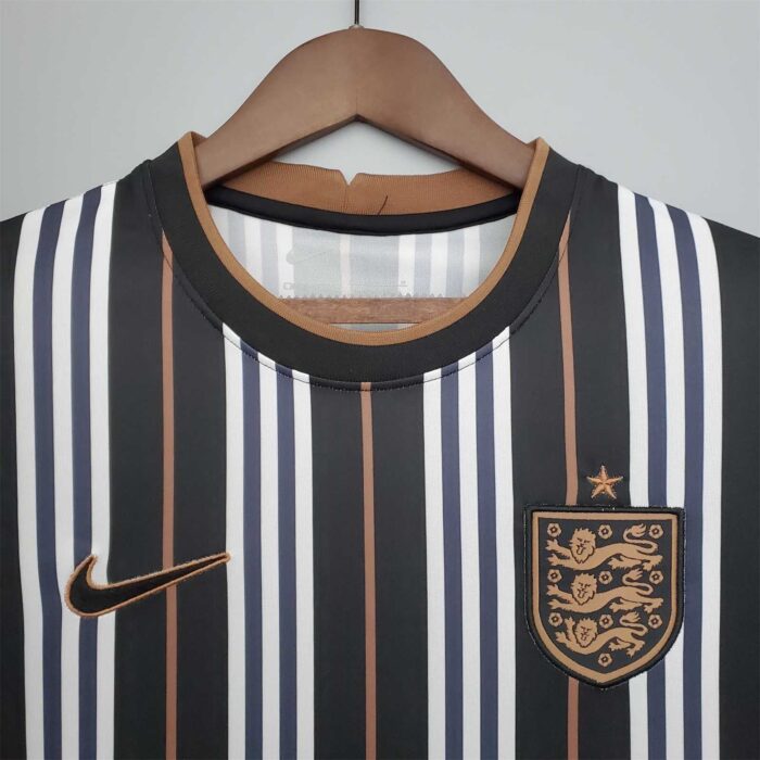 England X Burberry 2024 Sonderedition