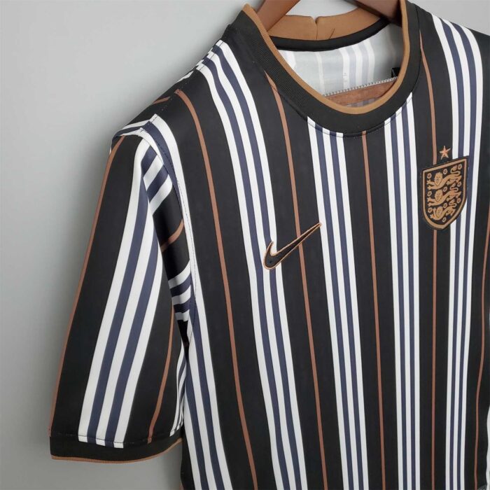 England X Burberry 2024 Sonderedition