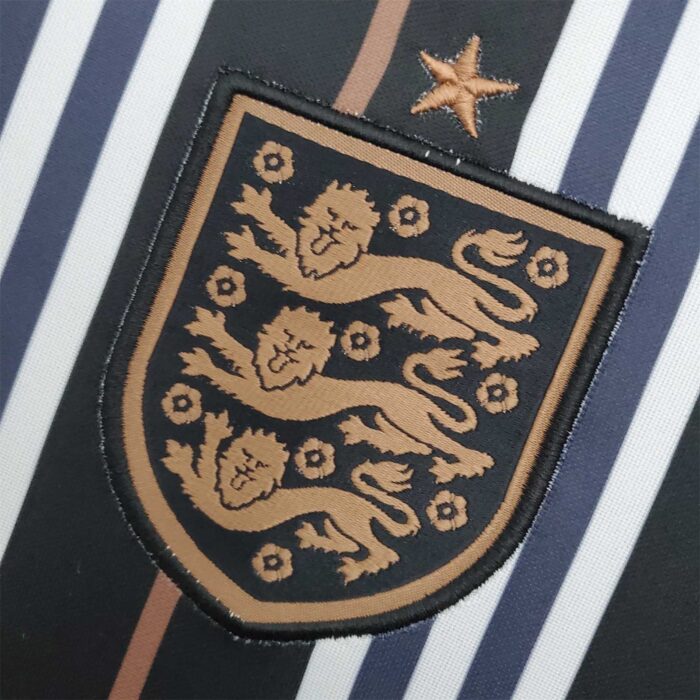 England X Burberry 2024 Sonderedition