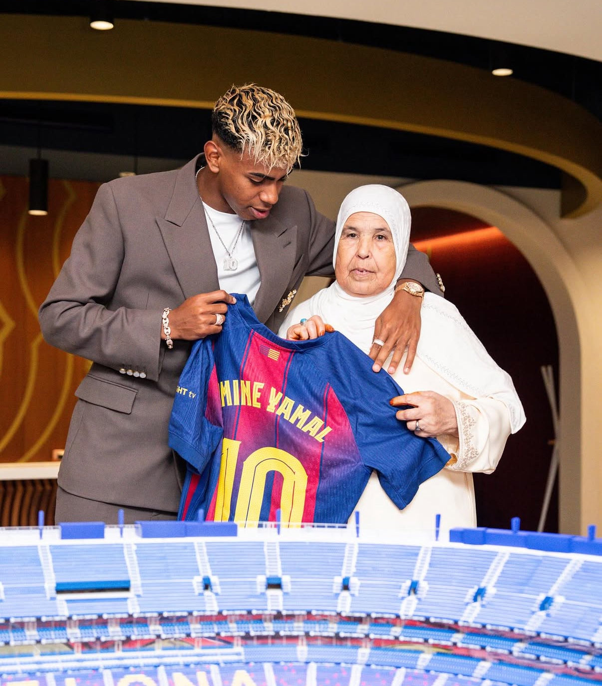 LAMINE YAMAL Nummer 10 FC Barcelona Trikot
