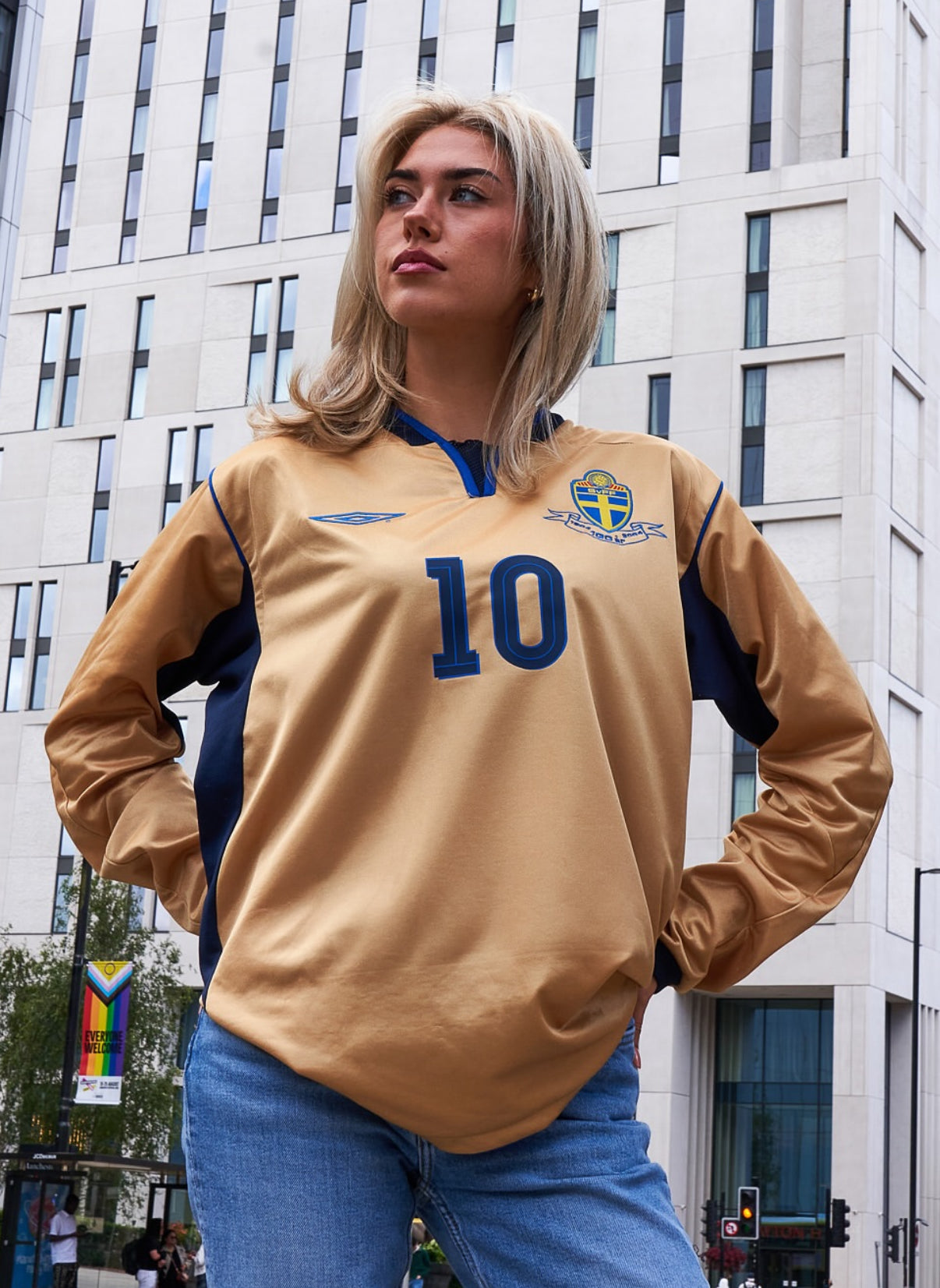 Schweden 2004 Retro Goldenes Auswärtstrikot mit langen Ärmeln