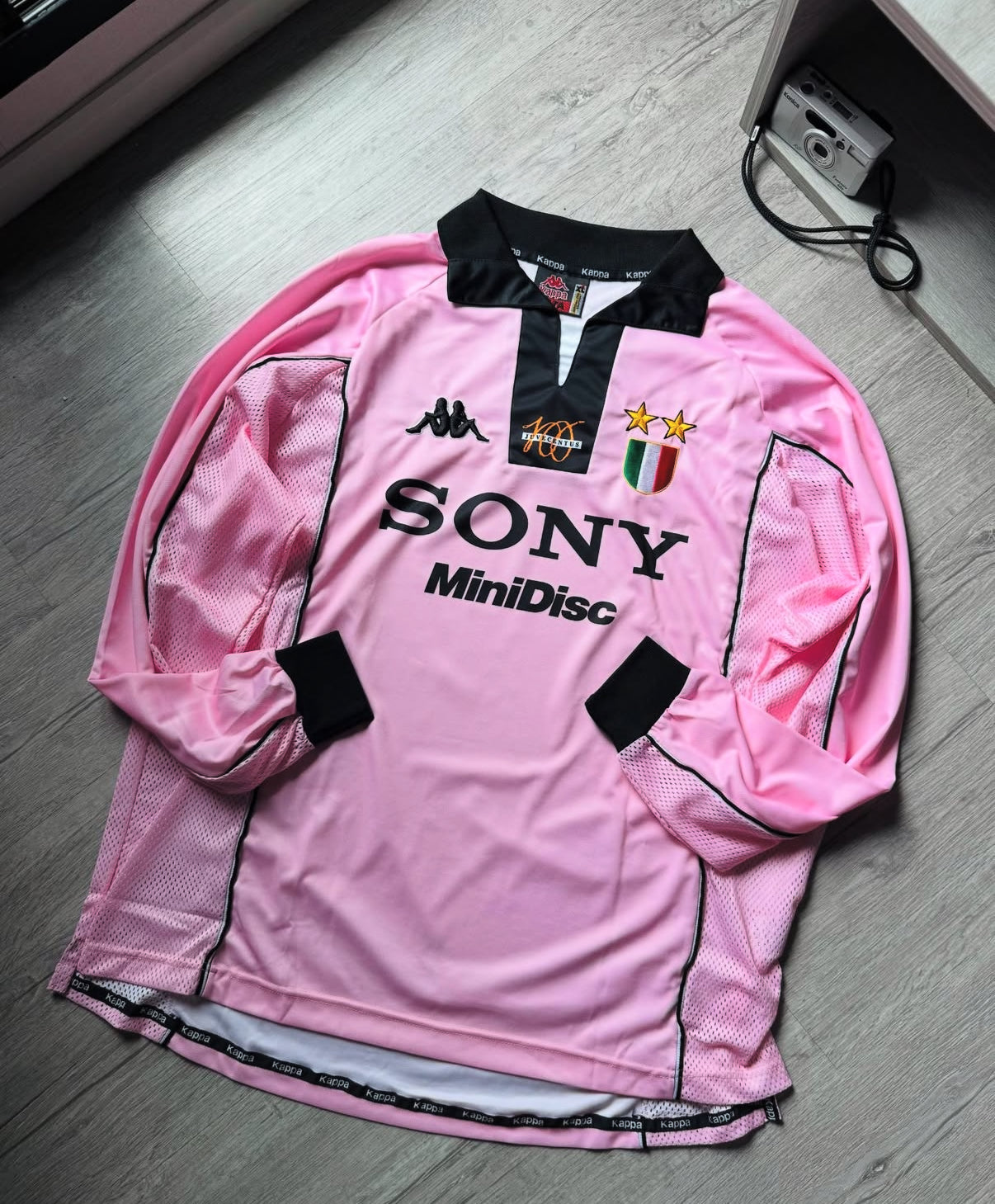 Juventus Retrotrikot Pink mit langen Ärmeln 1997-1998