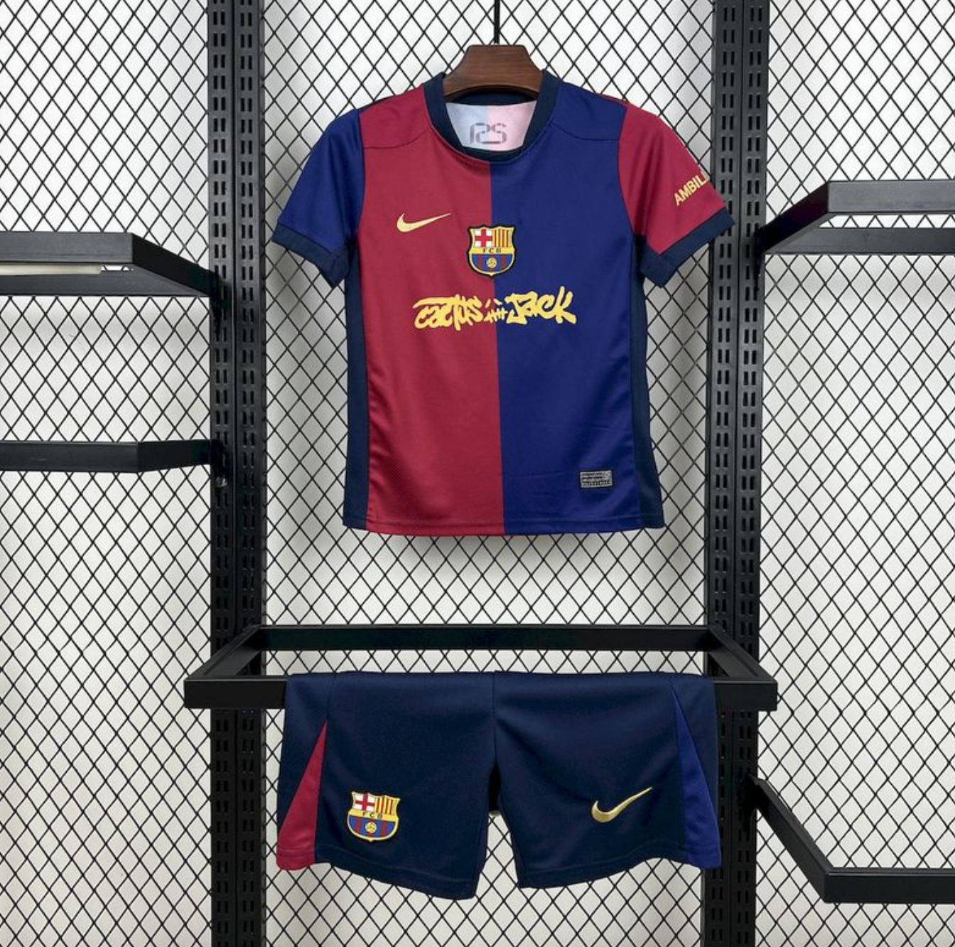 FC Barcelona × Travis Scott Kinder-Fußballset