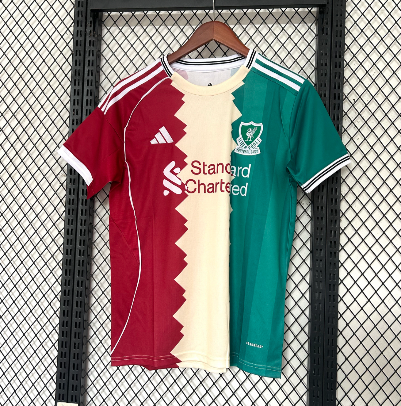 Liverpool Drei-in-Eins Spezialedition Trikot 2025/2026