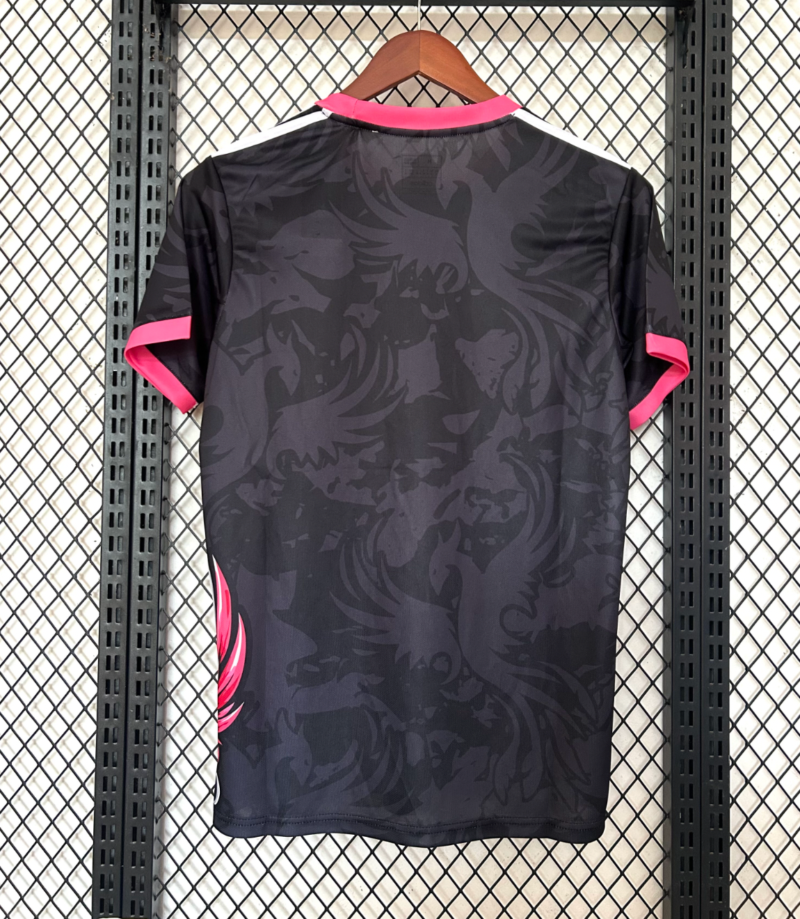Liverpool Pink Dragon Spezialedition Trikot 2025-26