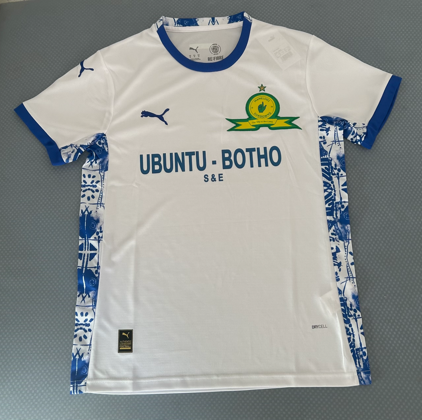 Mamelodi Sundowns Auswärtstrikot 2025/2026