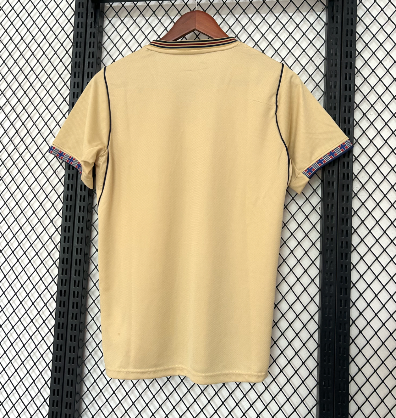 FC BARCELONA 2026/2027 Retro-inspiriertes Trikot (Beige)