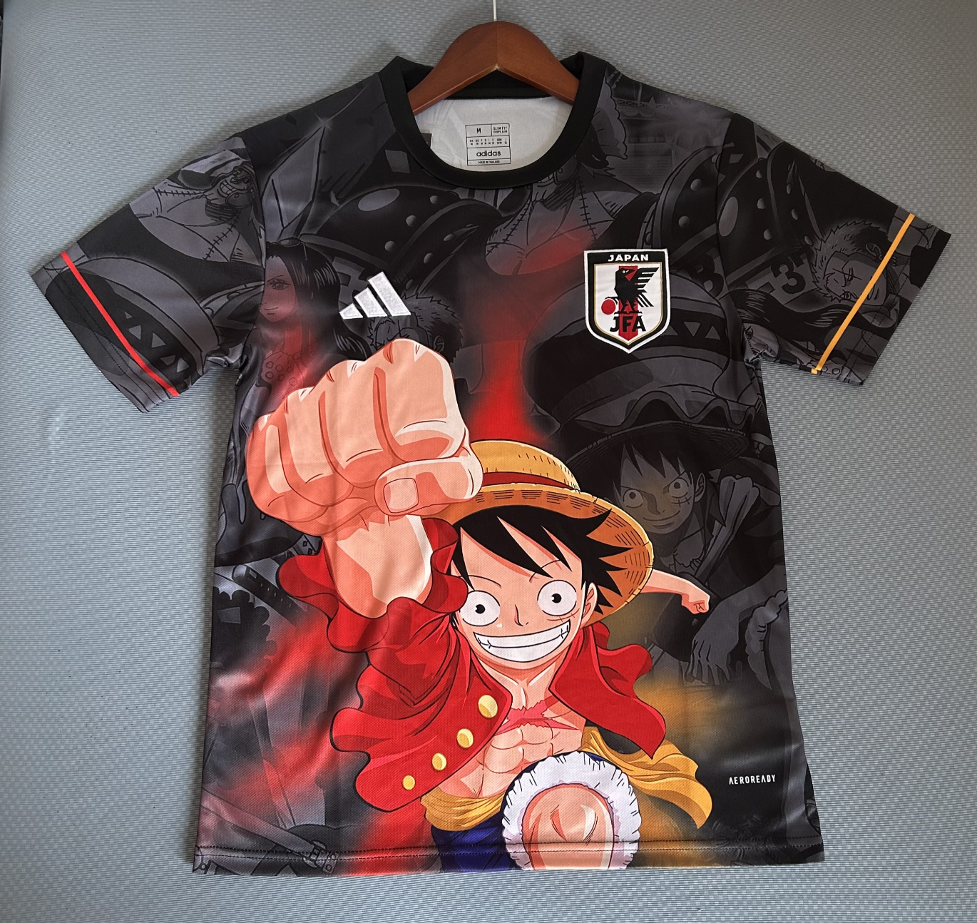 Japan One Piece Spezialausgabe Trikot