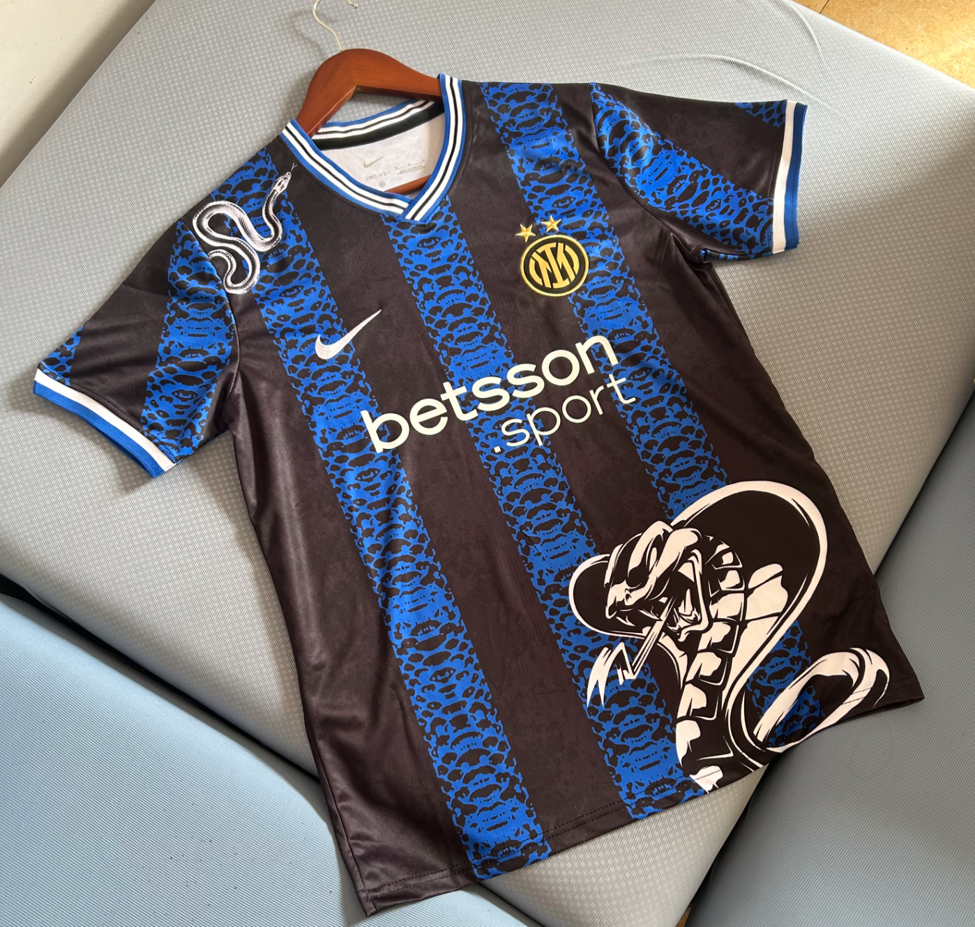 Inter Mailand Kobra-Trikot 24/25
