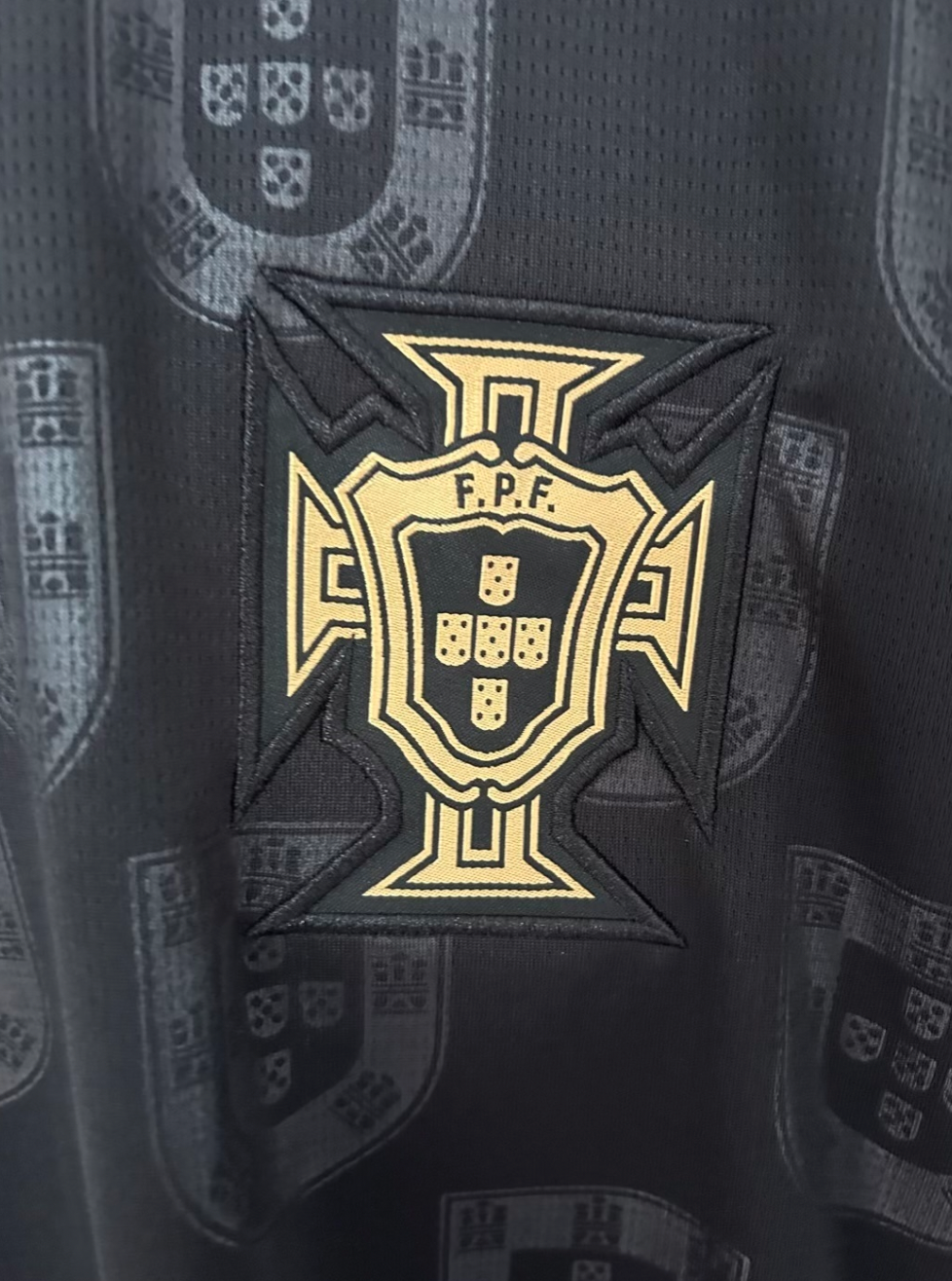 Portugal 2026 Sonderedition Eusébio Trikot – „Pantera Negra“ (Schwarzes Trikot)