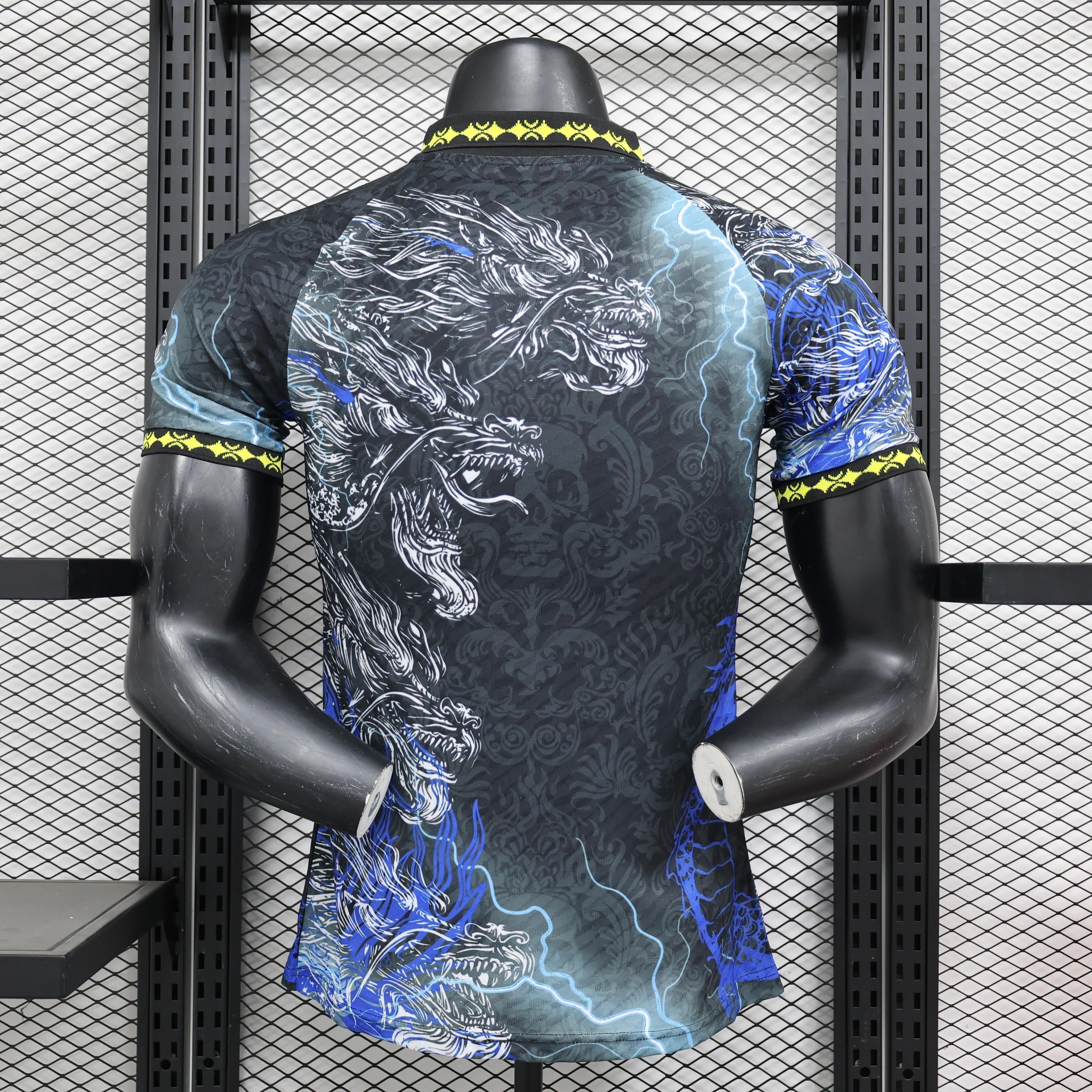 Real Madrid „Donnerdrache“ Sondertrikot