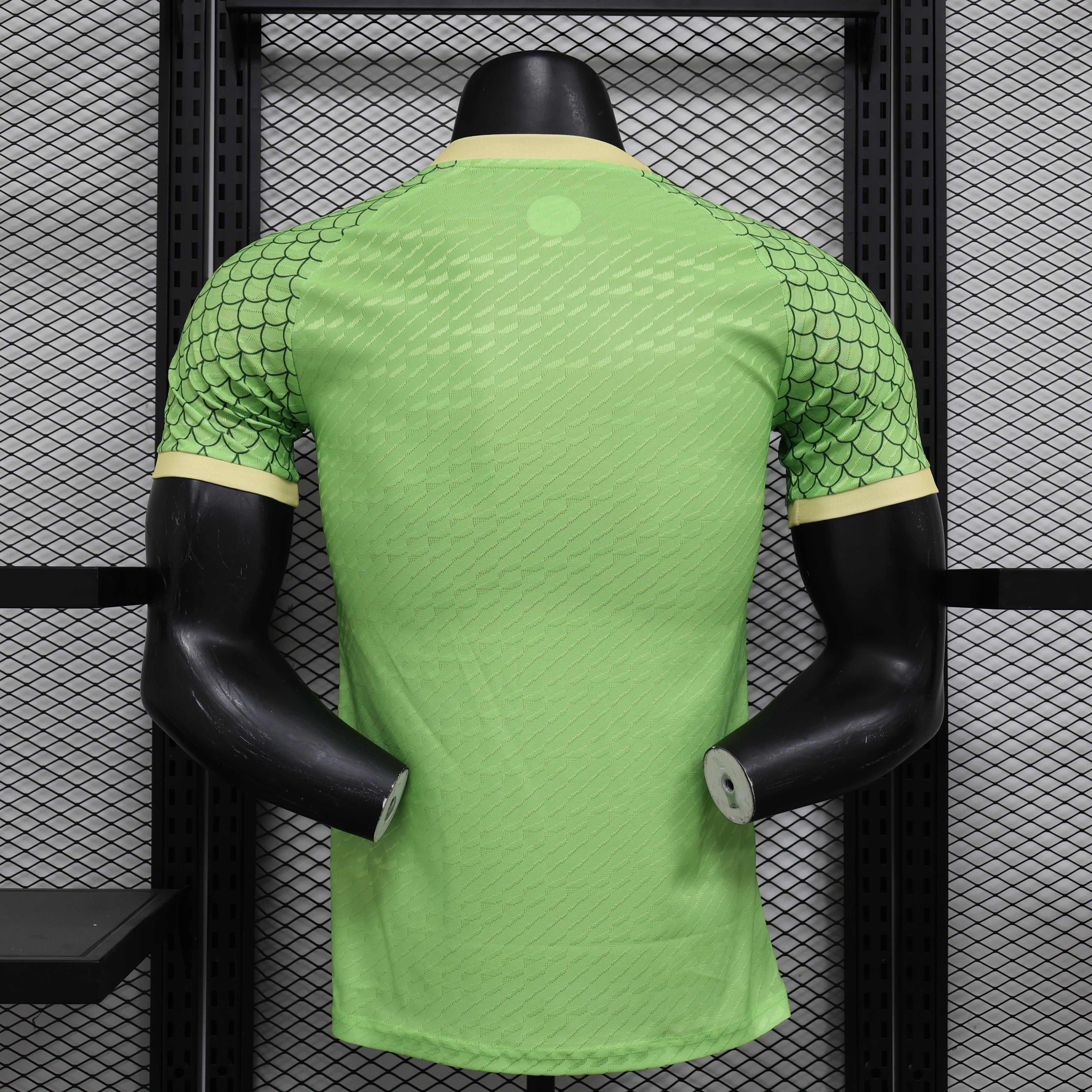 Japan „Grüner Dragon Ball“ Sondertrikot