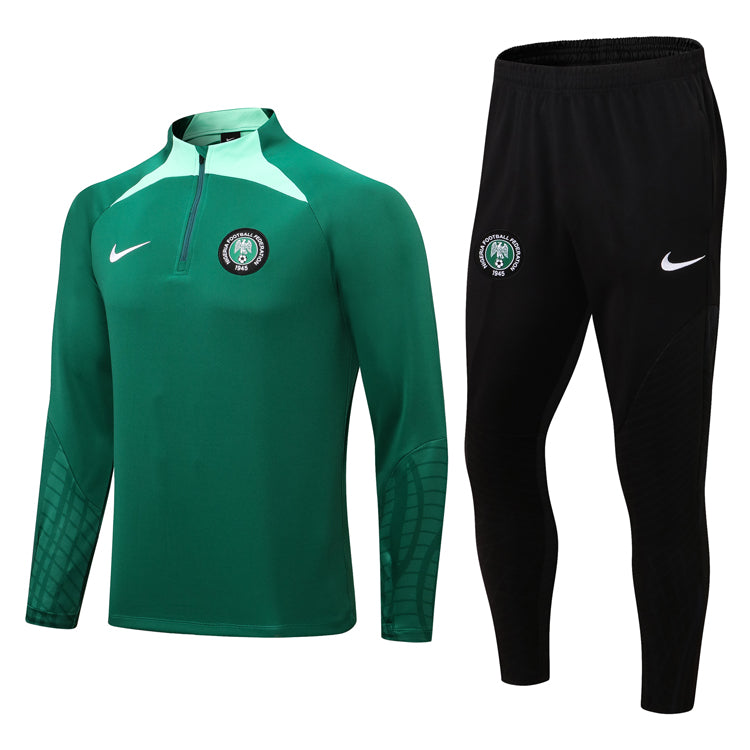 Tuta verde Nigeria 22-23