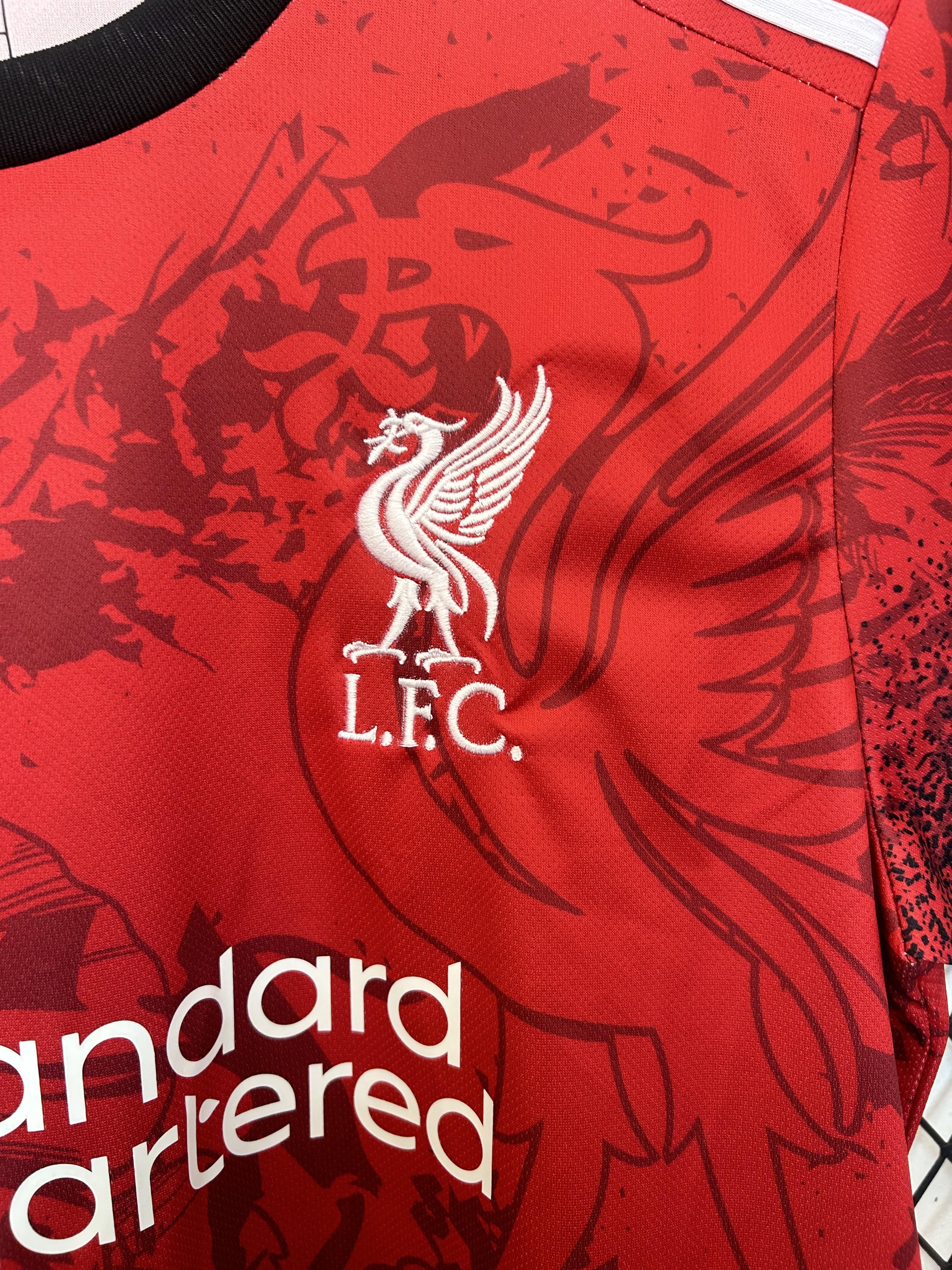 Kit speciale Liverpool “Artiglio Cremisi”