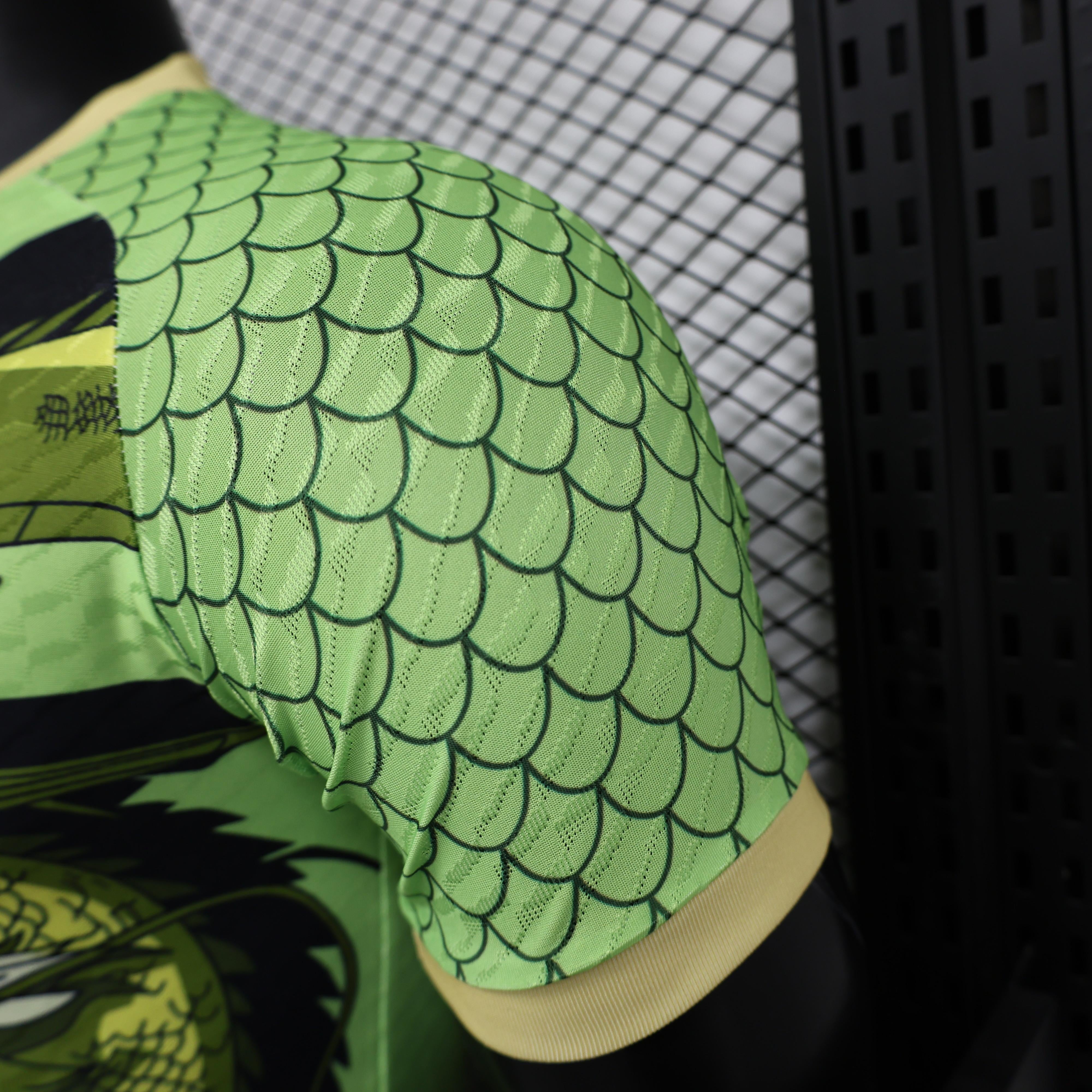 Japan „Grüner Dragon Ball“ Sondertrikot