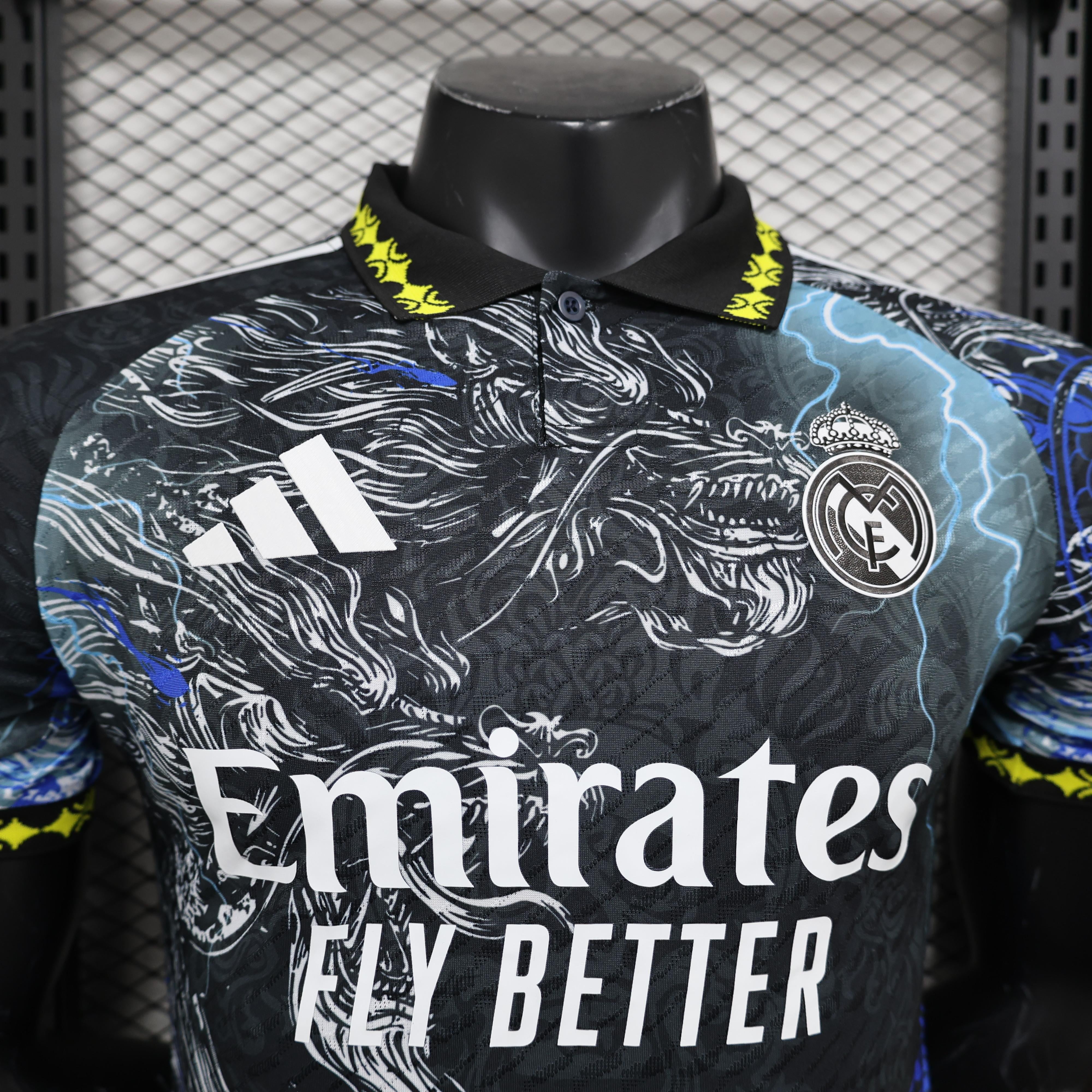 Real Madrid „Donnerdrache“ Sondertrikot