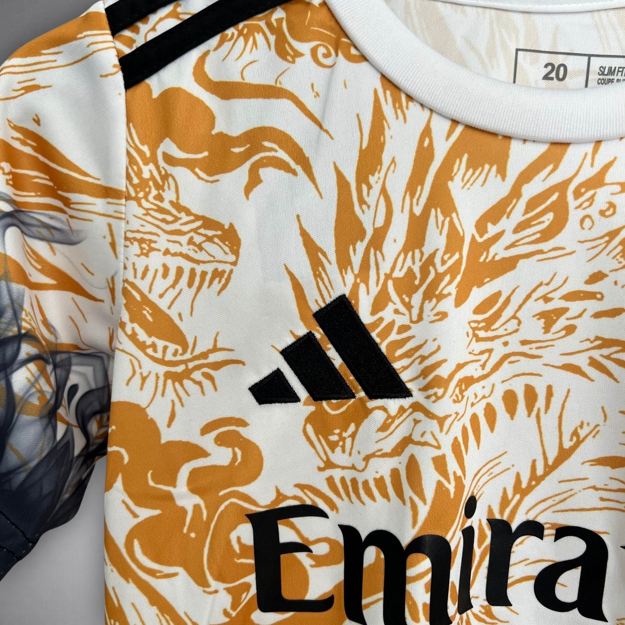 Real Madrid Feuernder Drache Kindertrikot