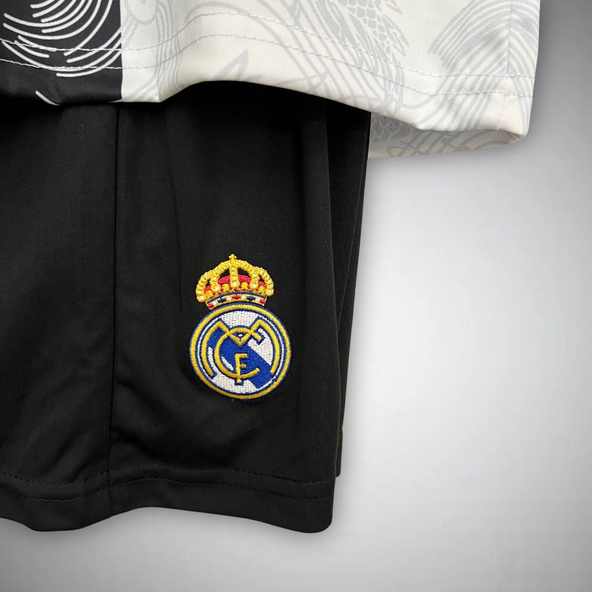 Real Madrid Halb weiß Halb schwarz Drache Kindertrikot
