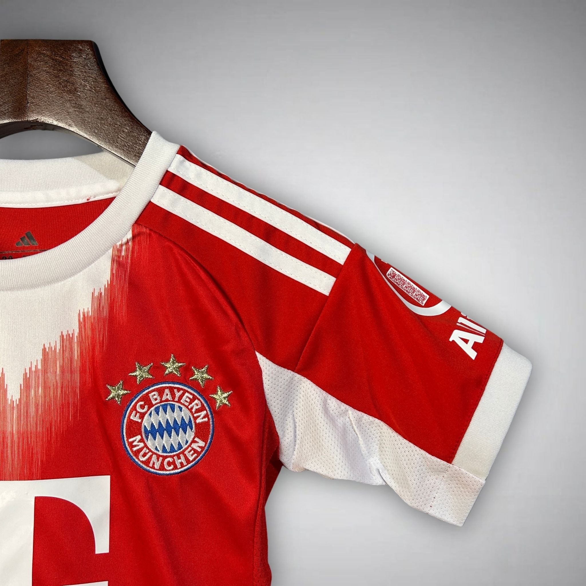 Camisola Infantil FC BAYERN MUNIQUE 2025/2026