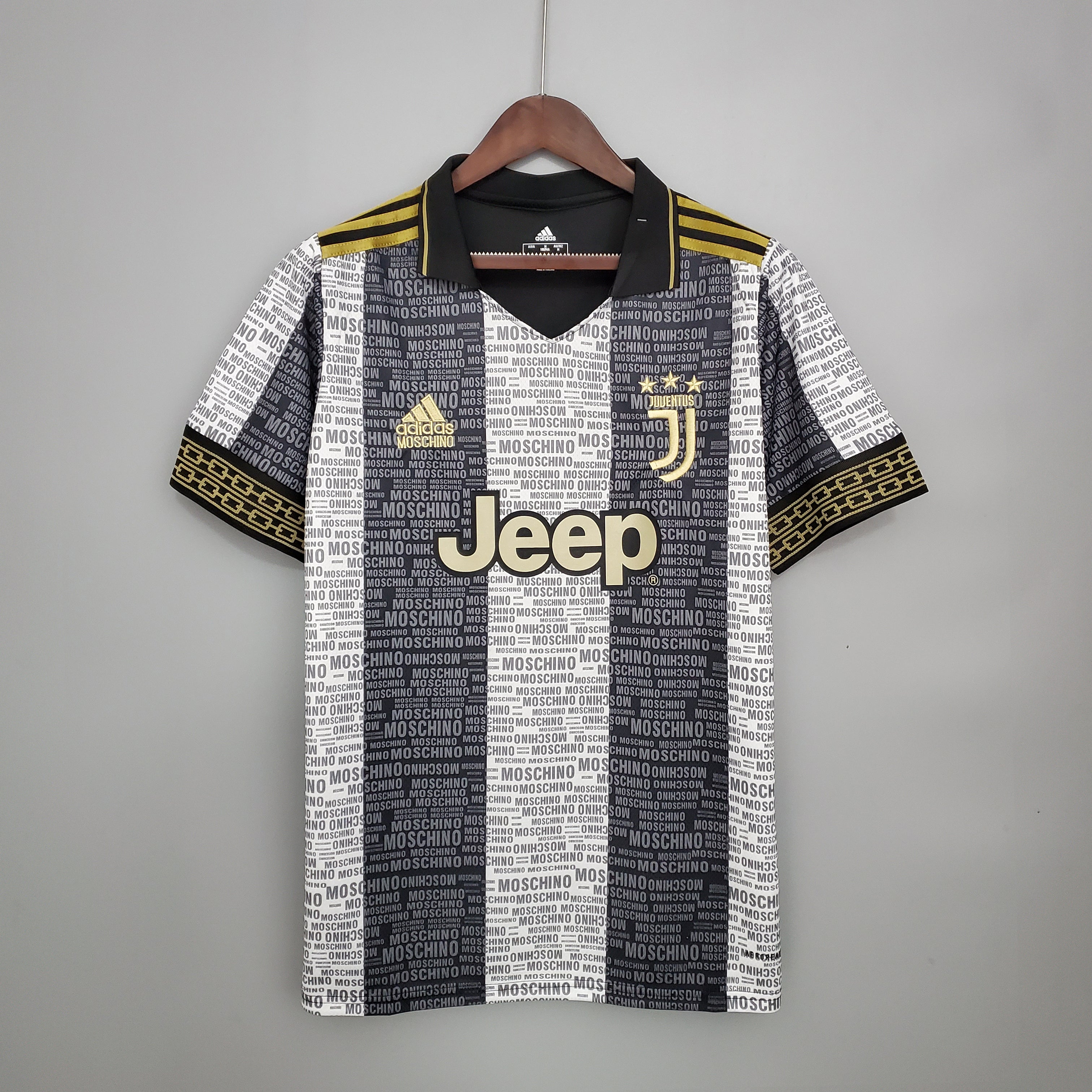 Juventus X Moschino design speciale