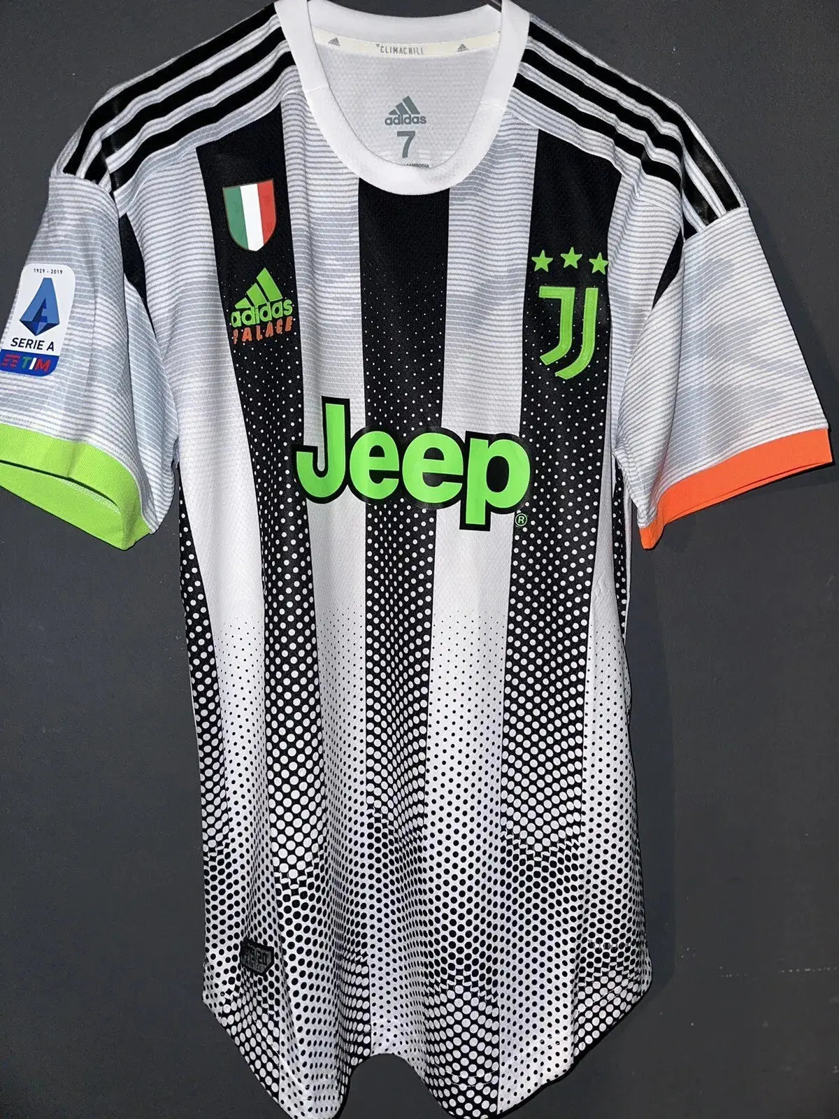 Maglia edizione speciale Juventus x Palace 2020