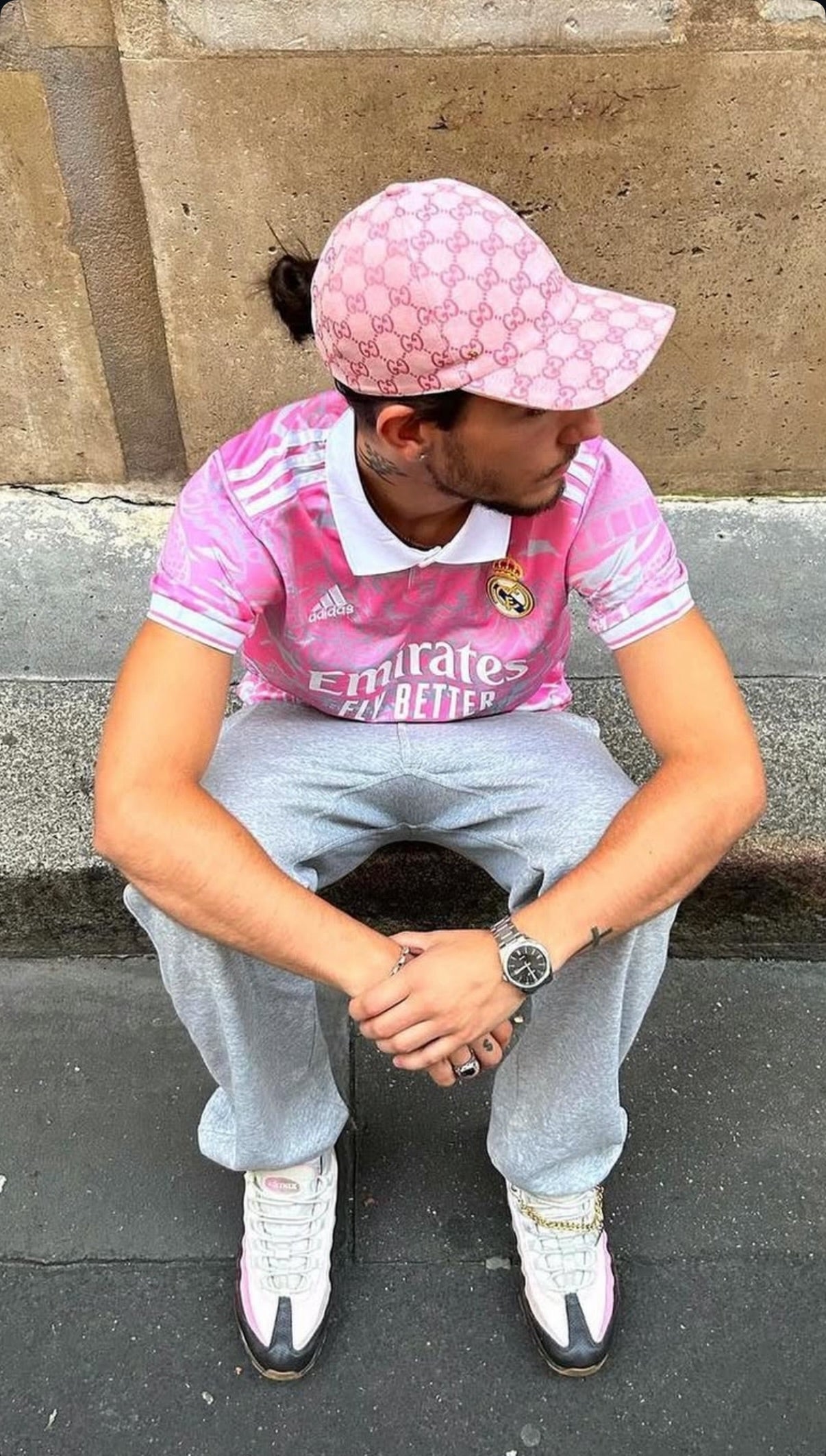 Real Madrid Pinkes Drachen-Trikot