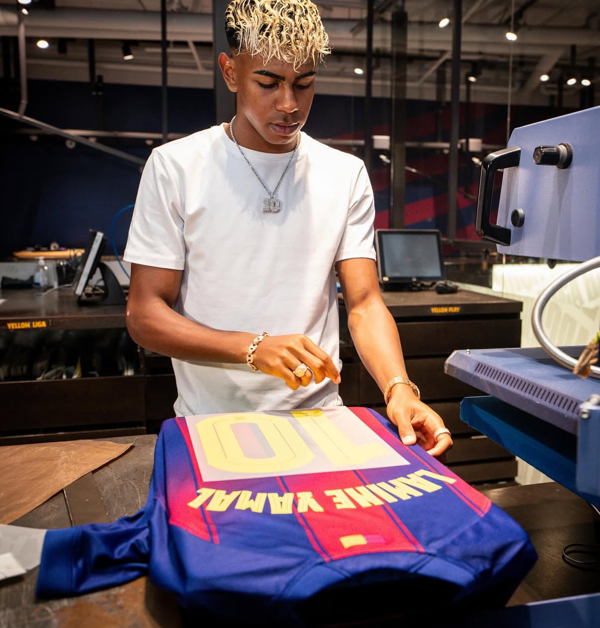 LAMINE YAMAL Nummer 10 FC Barcelona Trikot