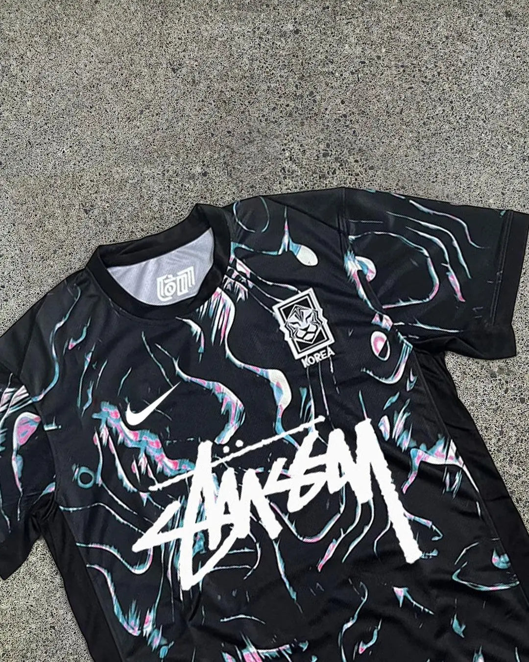 Korea x Stussy Sonderedition schwarzes Fußballtrikot