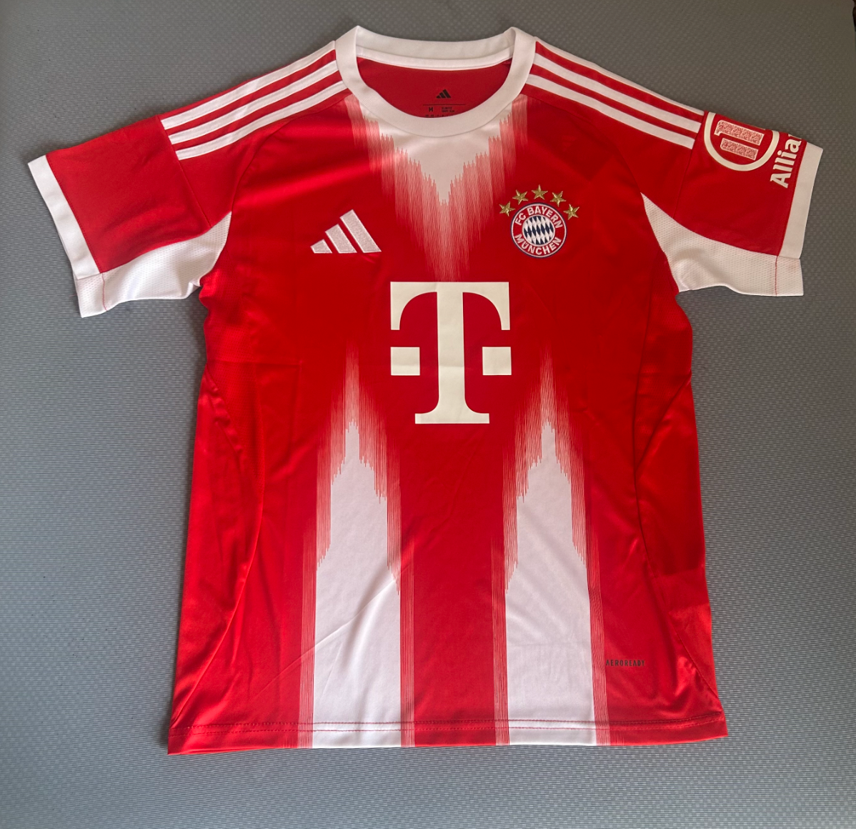 Kit casa Bayern Monaco 25/26