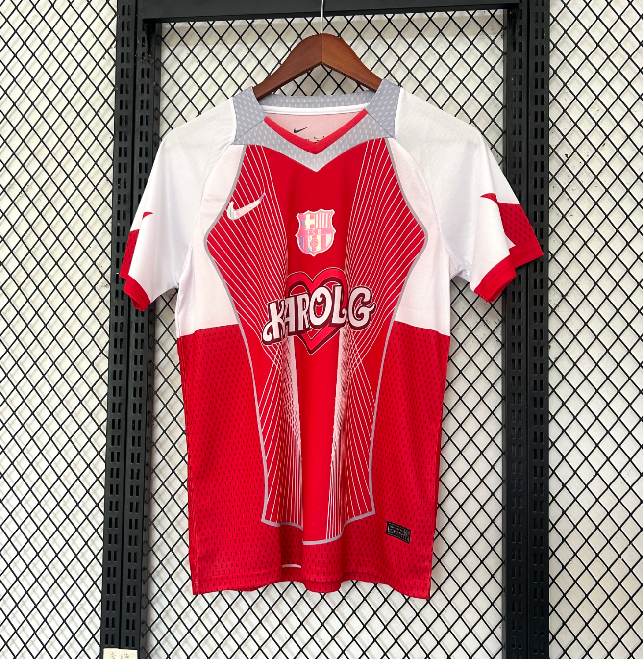 FC Barcelona Karol G Trikot Rot Sonderedition