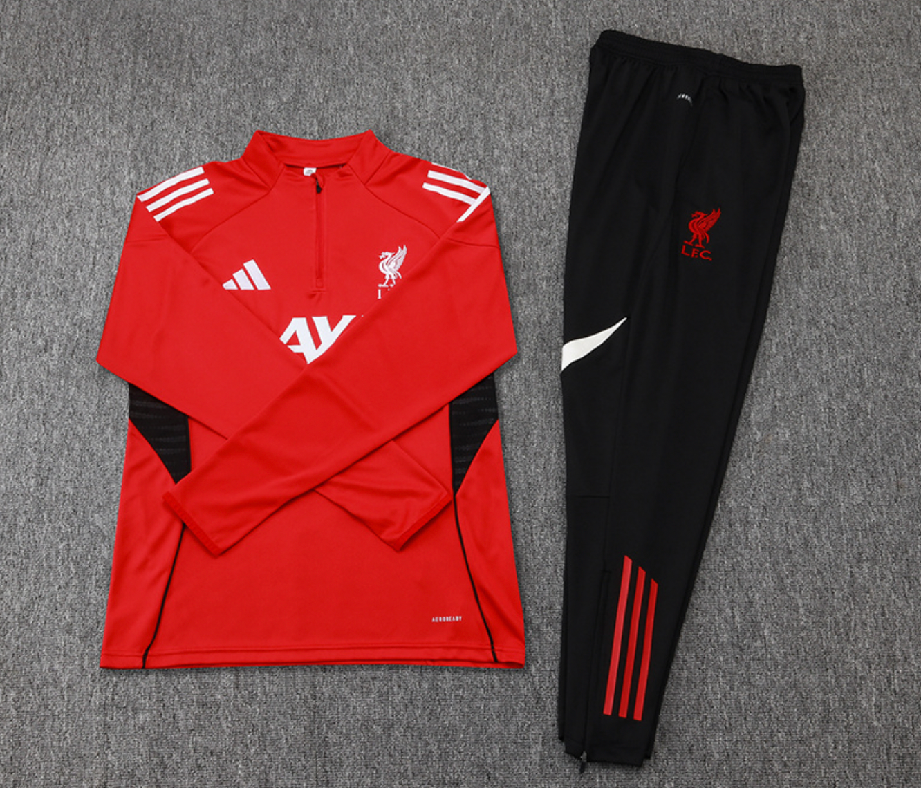 Tuta rossa Liverpool 2025/2026