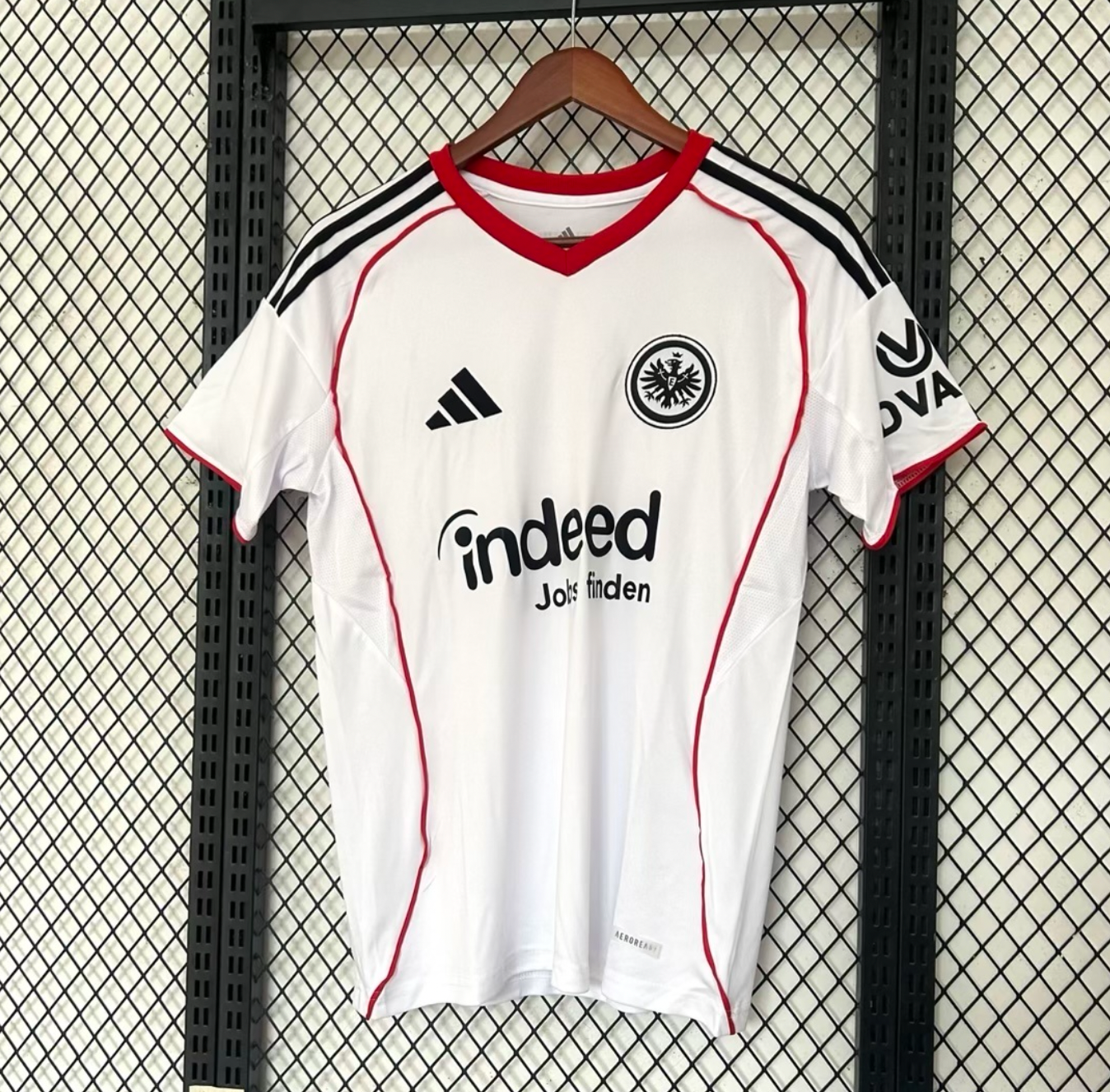 Eintracht Frankfurt 2025/2026 Auswärtstrikot