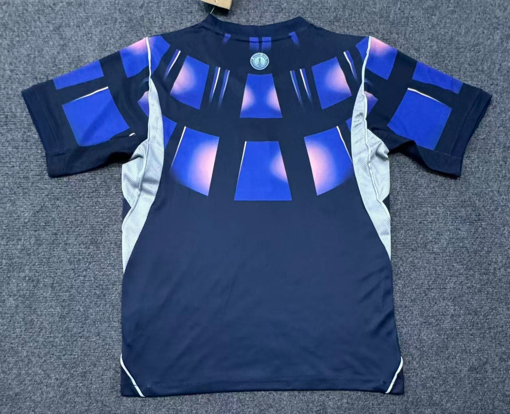 Maglia trasferta Uruguay Coppa del Mondo 2026 edizione Pantera Nera