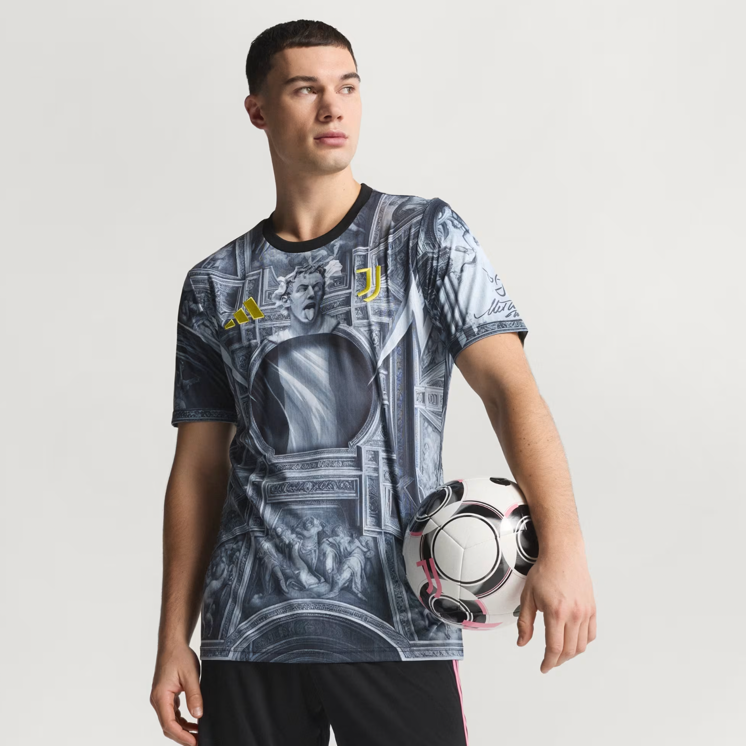 Juventus 2026 Trikot vor dem Spiel  