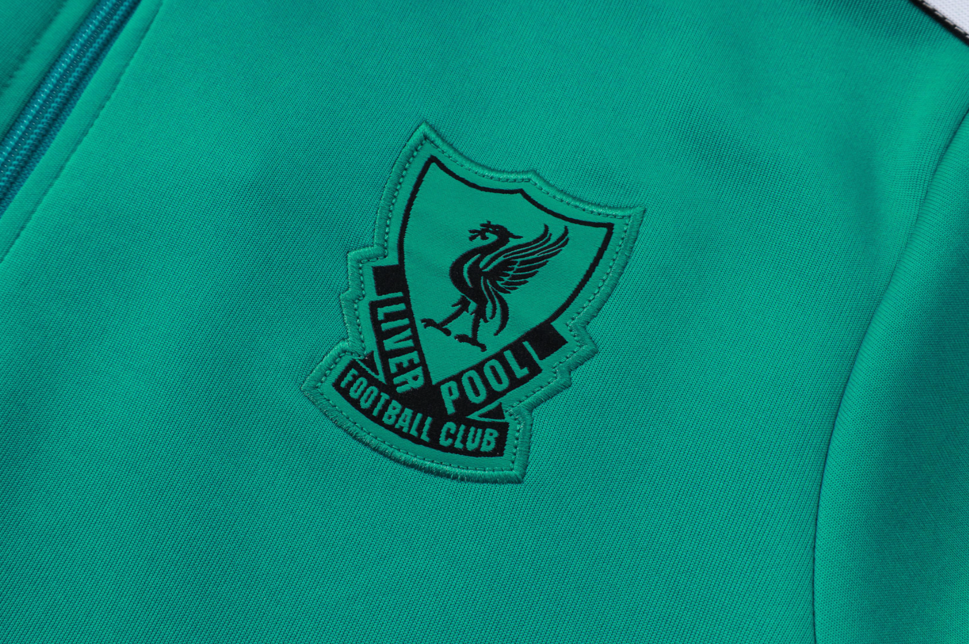 Liverpool FC 2027 grüner Trainingsanzug Terrace Icons