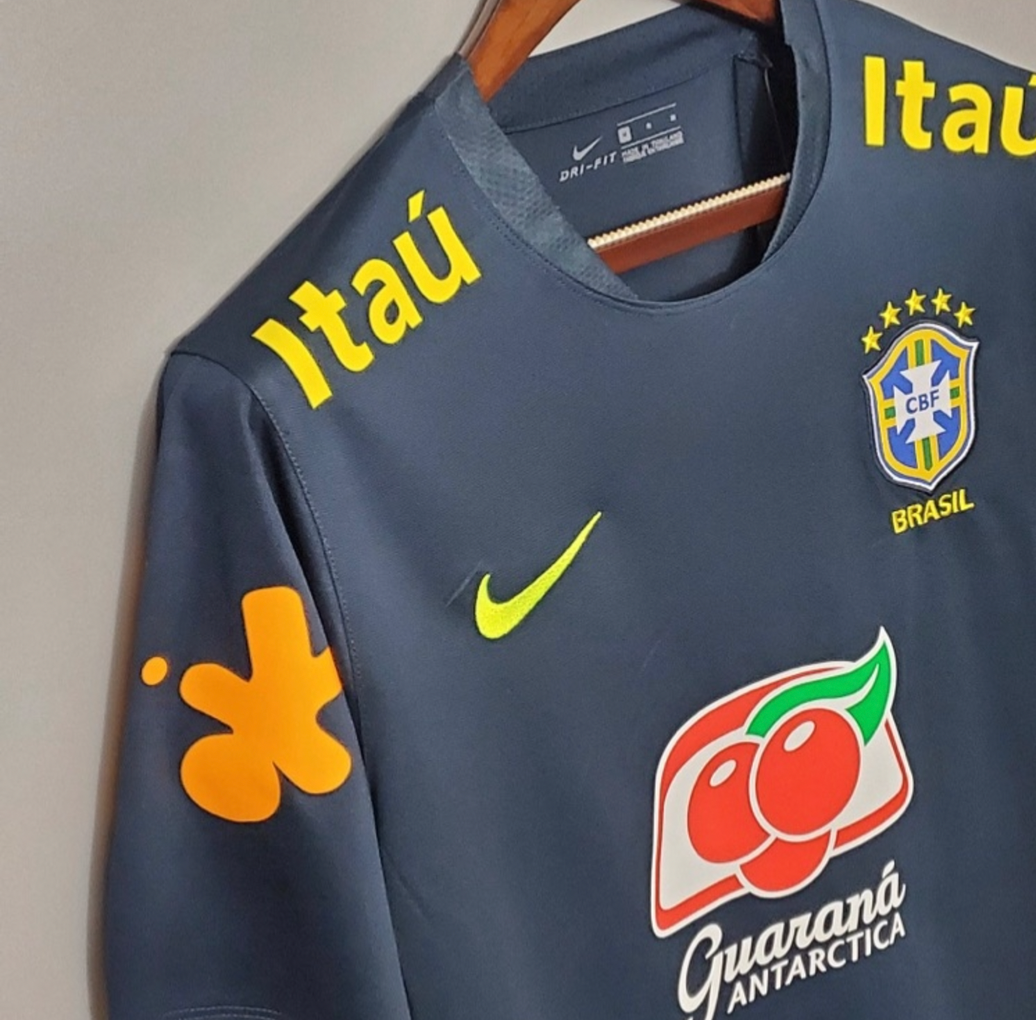 Maglia Brasile Grigio Scuro Guaraná