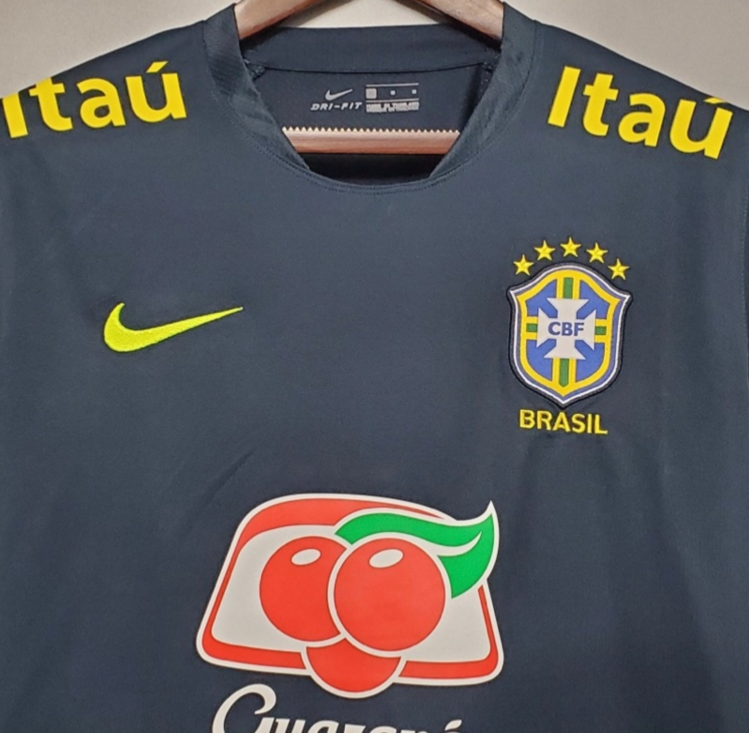 Maglia Brasile Grigio Scuro Guaraná