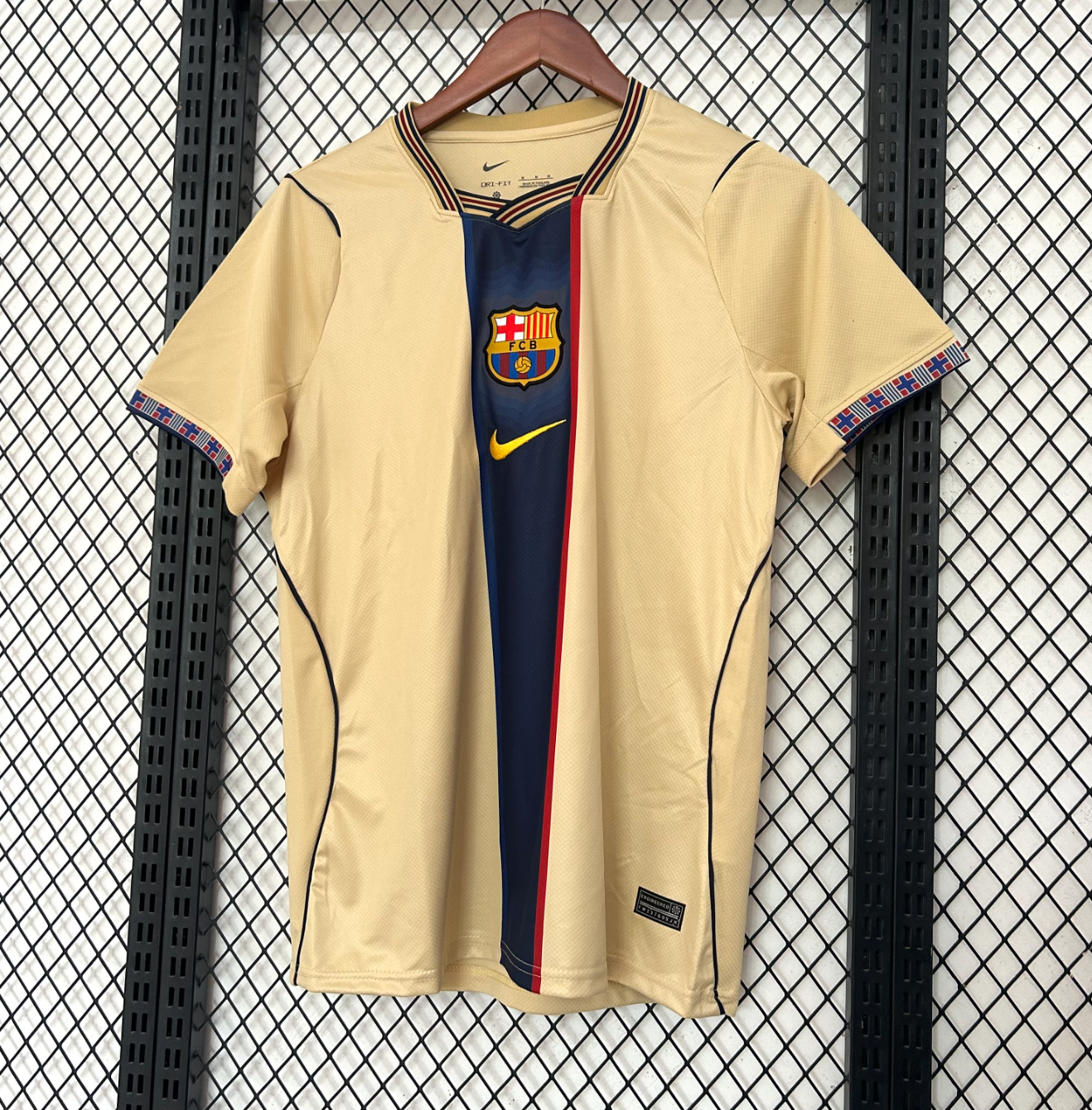Maglia Retrò Ispirata FC BARCELONA 2026/2027 (Beige)