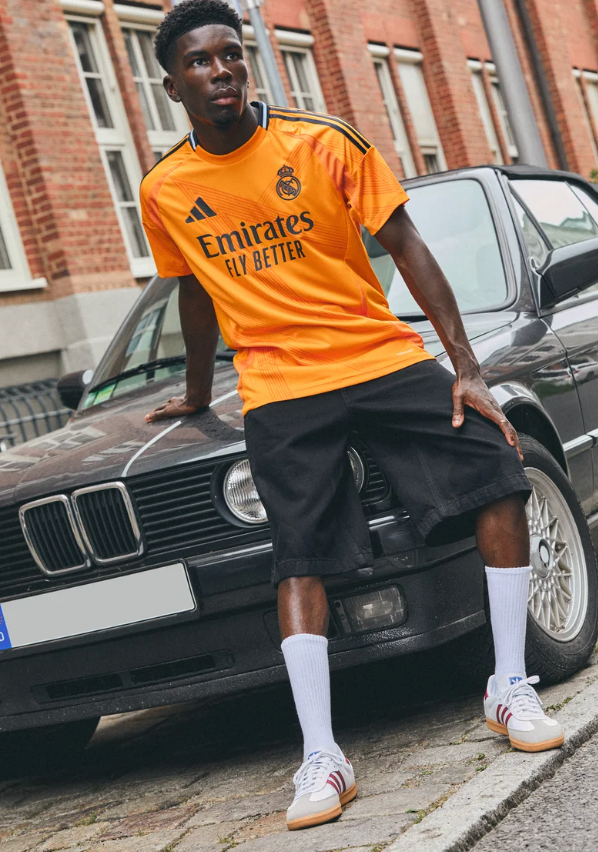 Real Madrid 2024/2025 Kit trasferta arancione