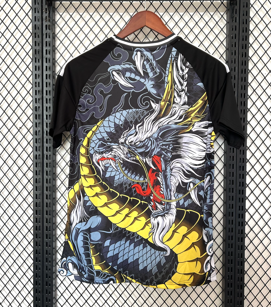 Conjunto Edição Especial Dragão Amarelo Japão 2025/2026