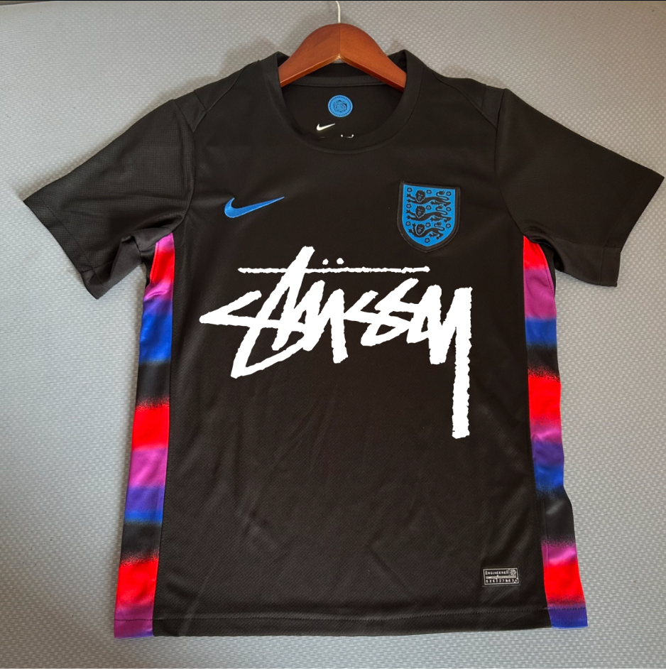 Camisola Inglaterra Stussy 2025 Edição Especial