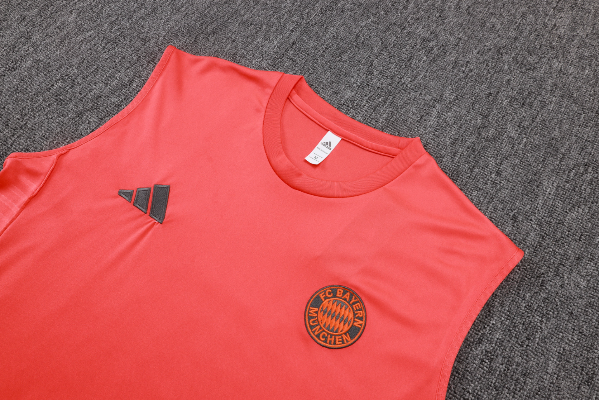 Set allenamento estivo senza maniche Bayern Monaco 2025/2026