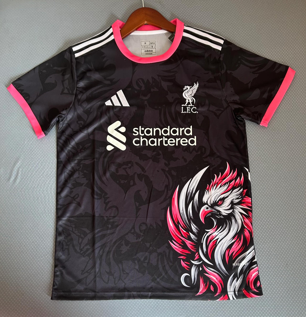 Liverpool Pink Dragon Spezialedition Trikot 2025-26